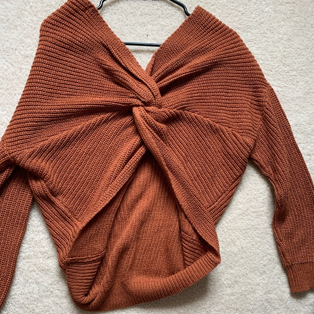 Forever 21 Twisted-Hem Sweater in Rust